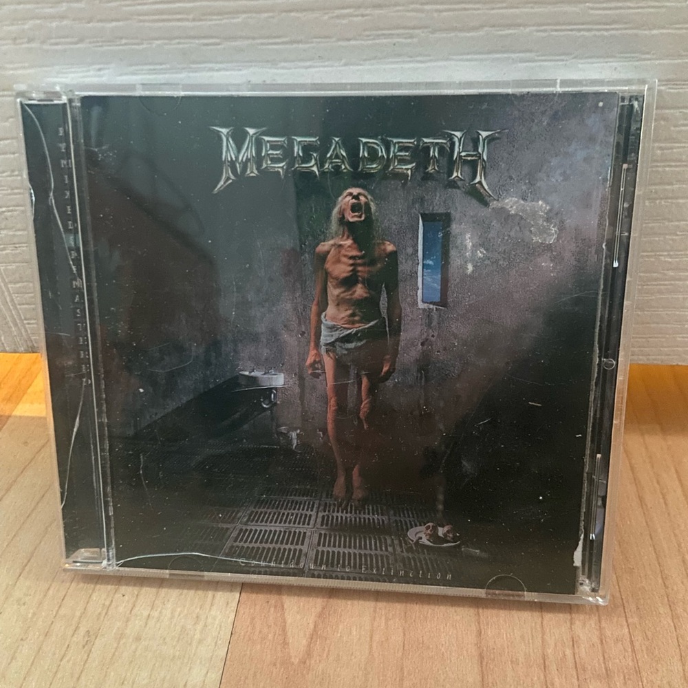 ☾.݁ᛪ༙ Megadeth ‘Countdown To Extinction’ Album CD - Minor cracks On case